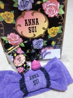 ANNA SUI